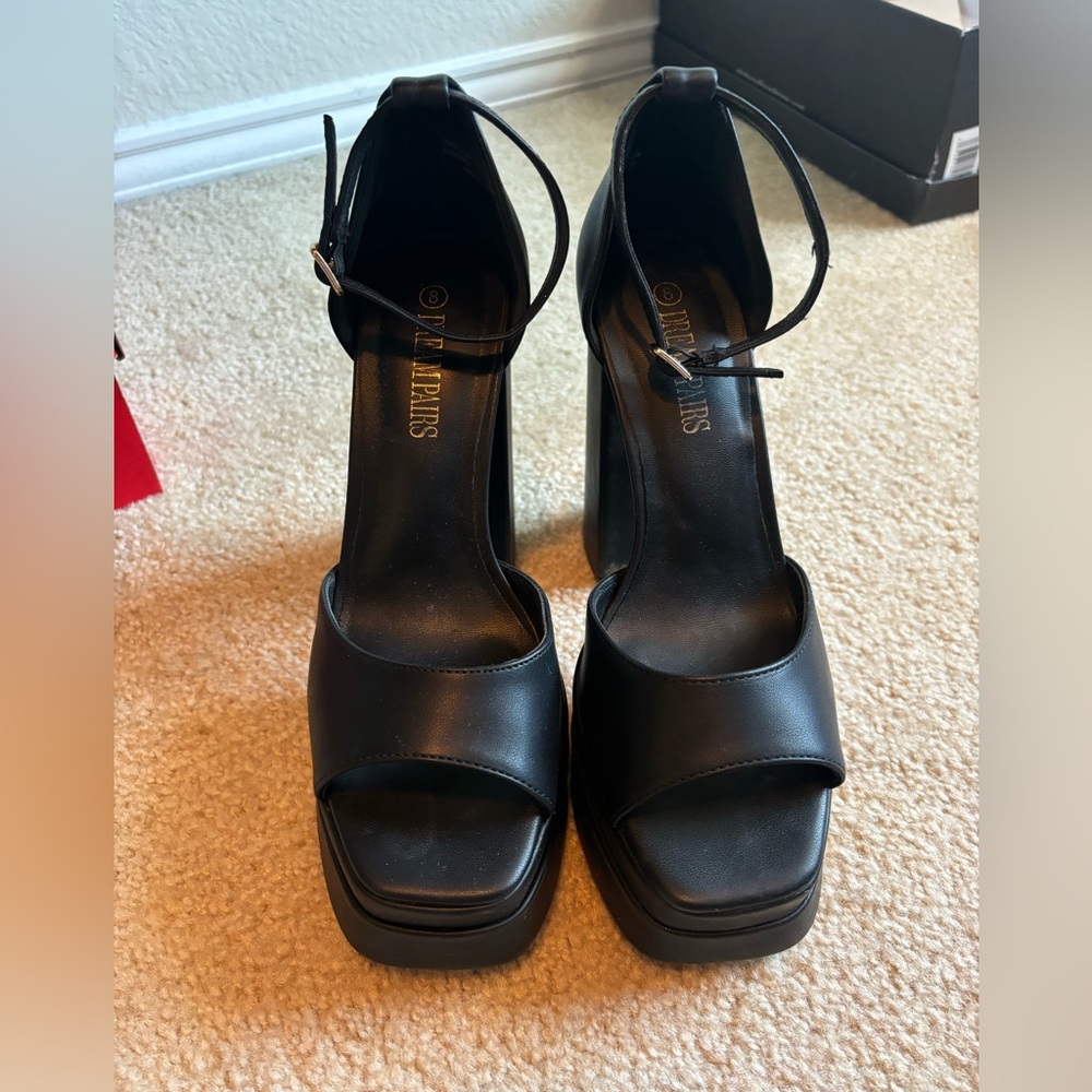 5in Black heels, great condition